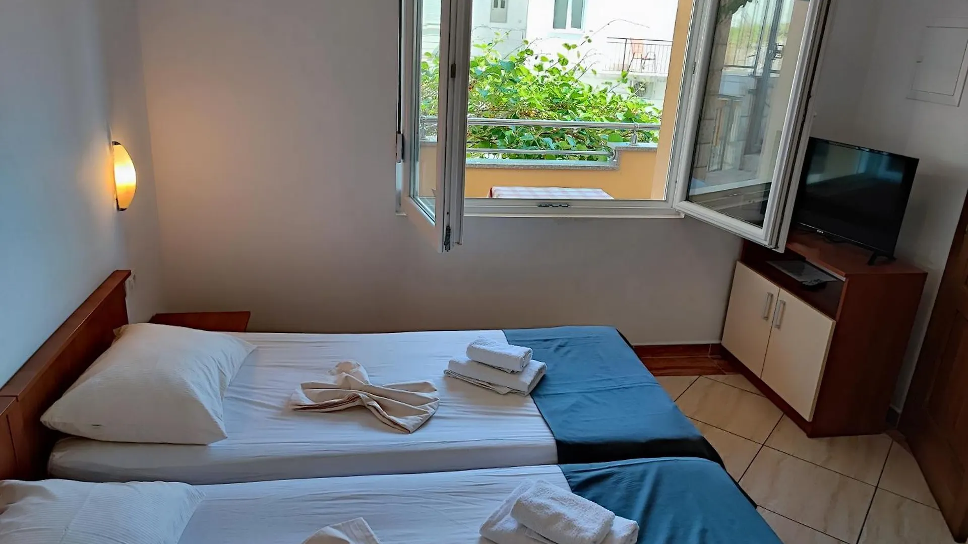 Villa Penava, Private Beach, Pool And 7Min To Trogir