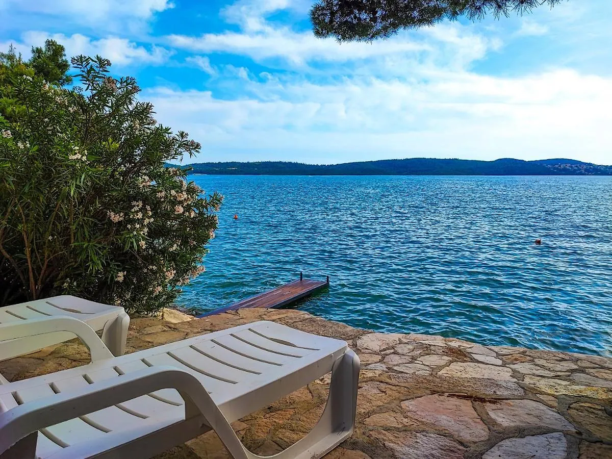 Villa Penava, Private Beach, Pool And 7Min To Trogir 0*,  Kroatien
