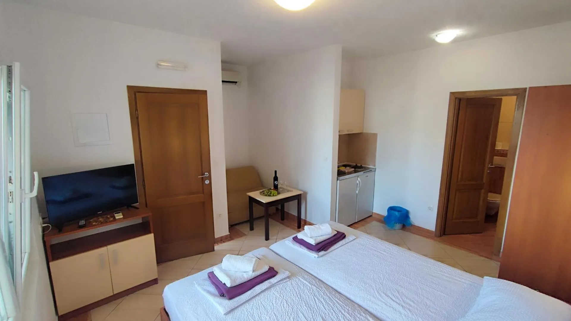 Apartment Villa Penava, Private Beach, Pool And 7Min To Trogir Kroatien