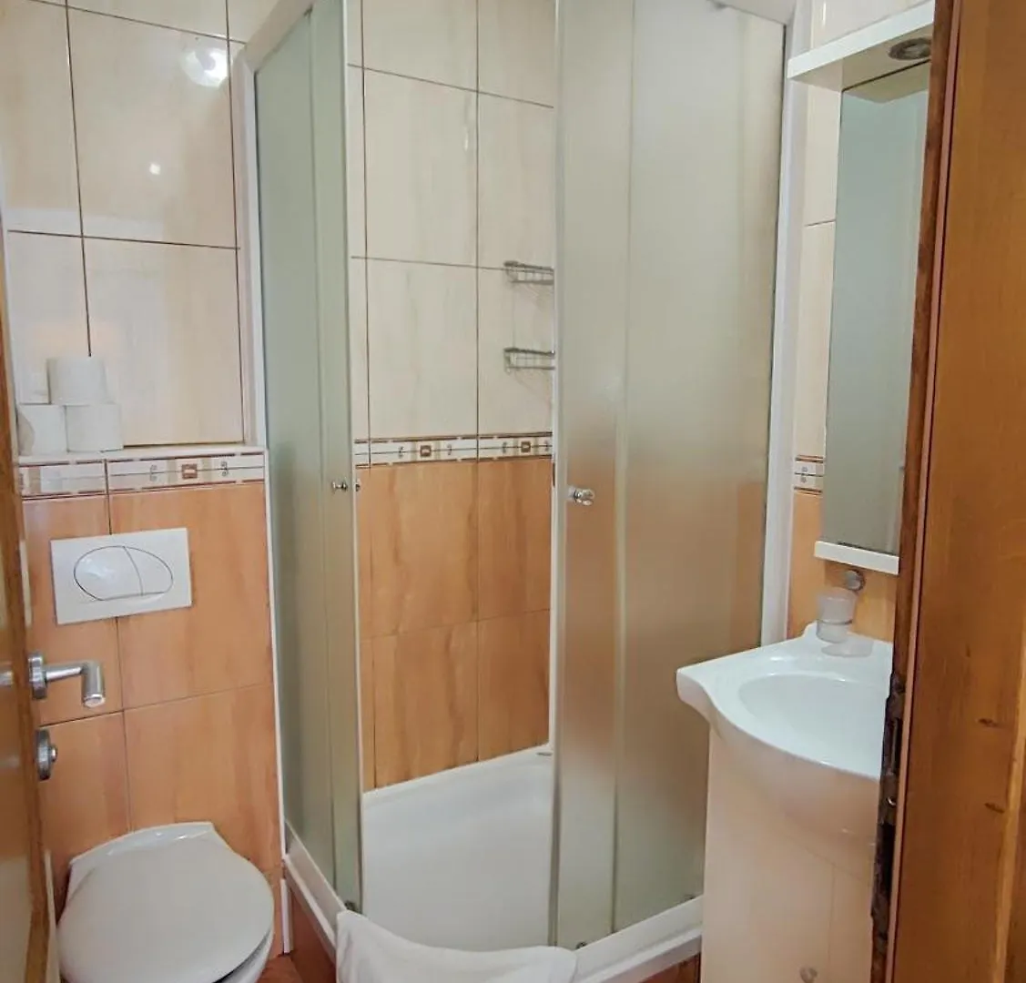 Apartment Villa Penava, Private Beach, Pool And 7Min To Trogir