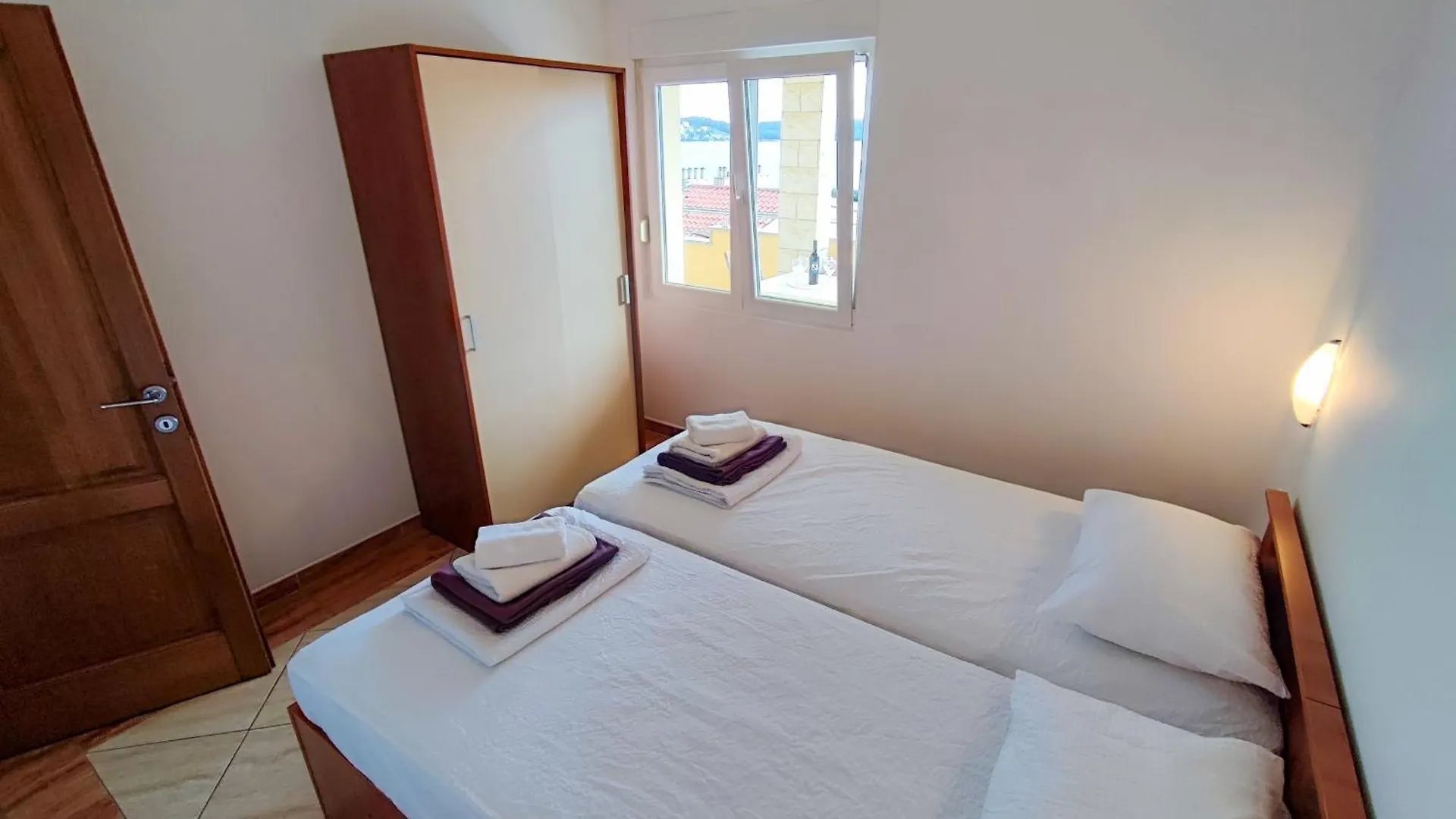 Villa Penava, Private Beach, Pool And 7Min To Trogir Kroatien
