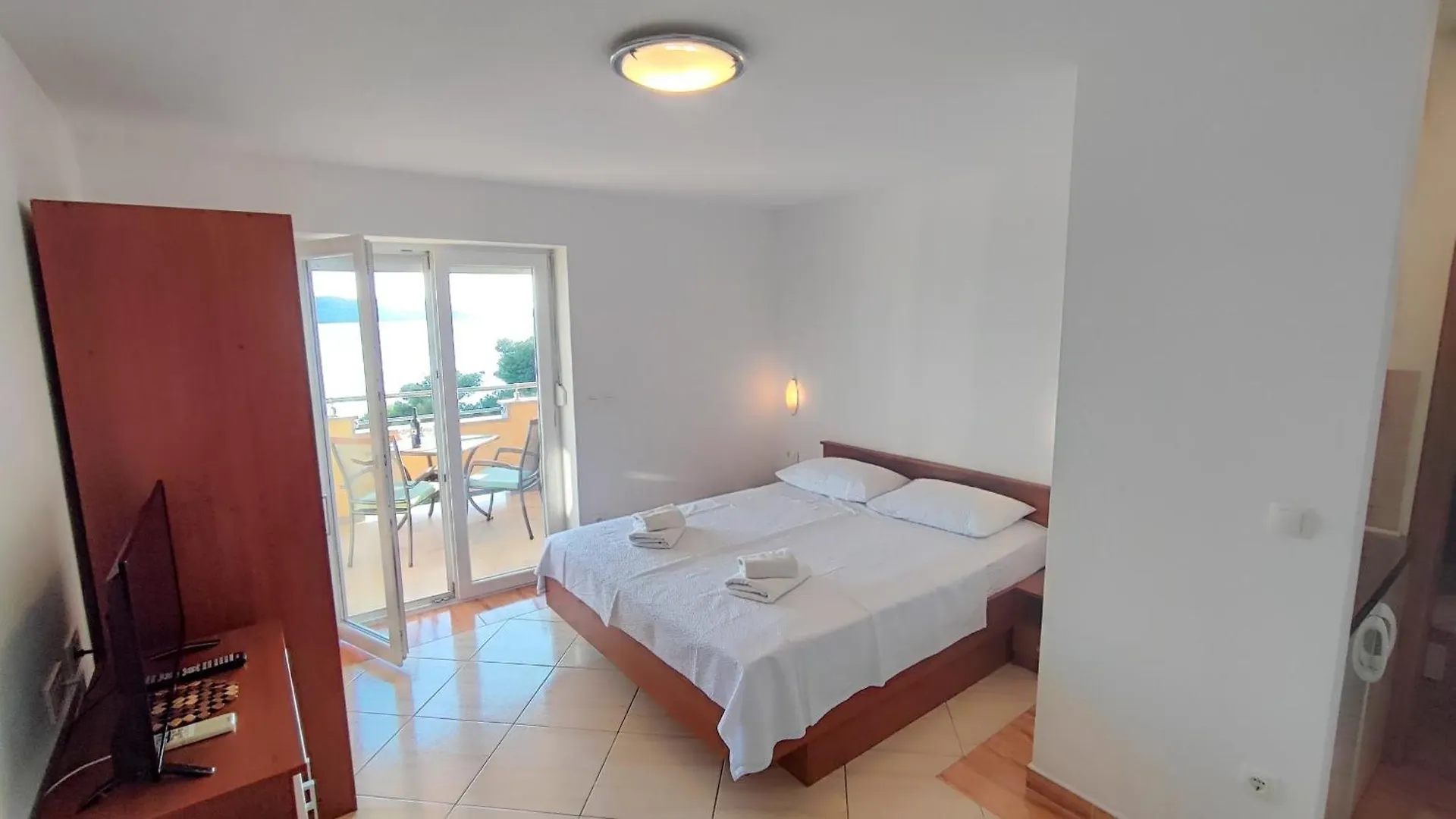 Apartment Villa Penava, Private Beach, Pool And 7Min To Trogir Kroatien