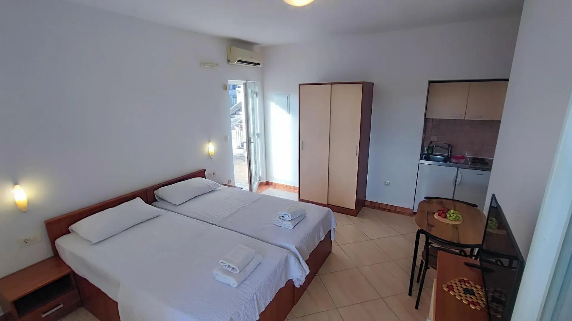 Villa Penava, Private Beach, Pool And 7Min To Trogir Kroatien