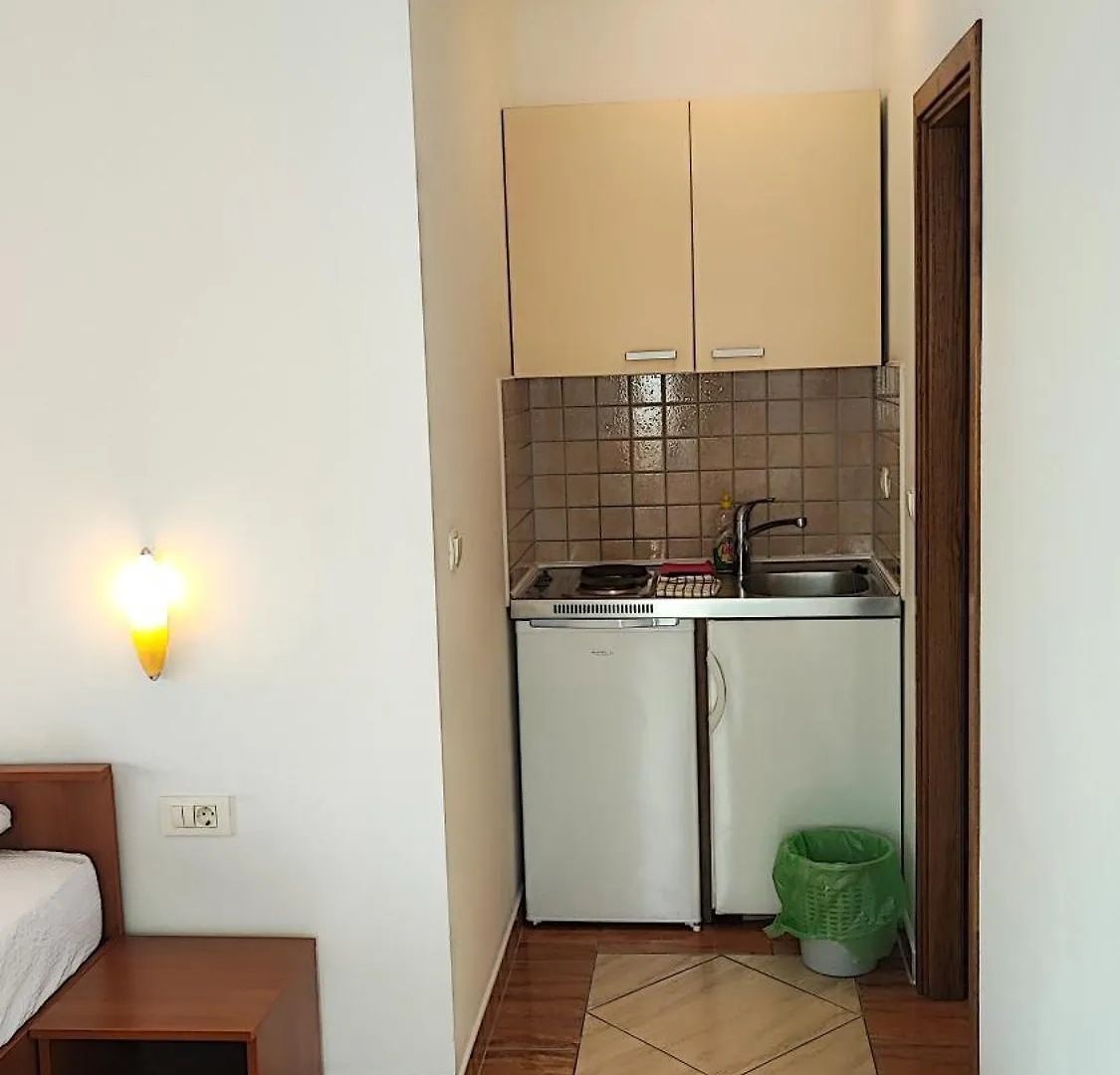 Apartment Villa Penava, Private Beach, Pool And 7Min To Trogir Kroatien