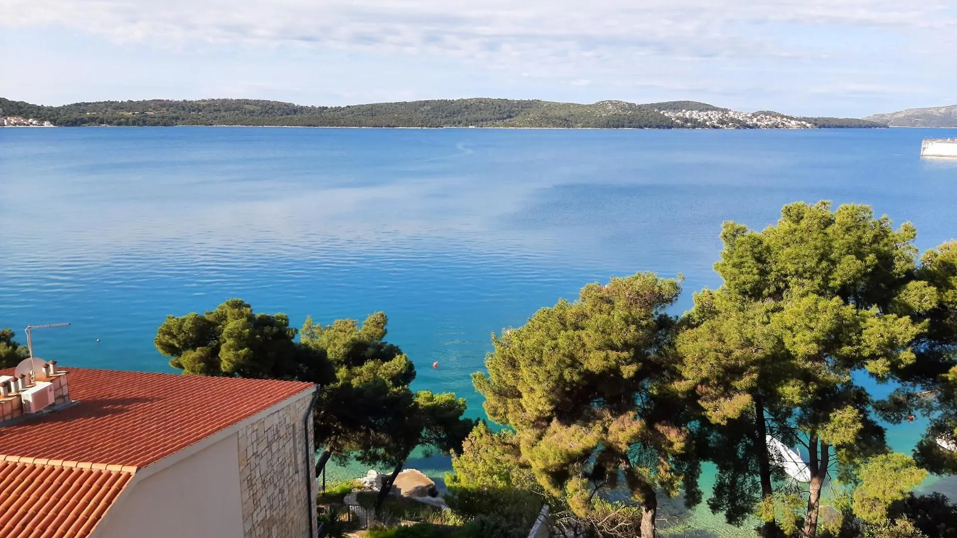 Apartment Villa Penava, Private Beach, Pool And 7Min To Trogir