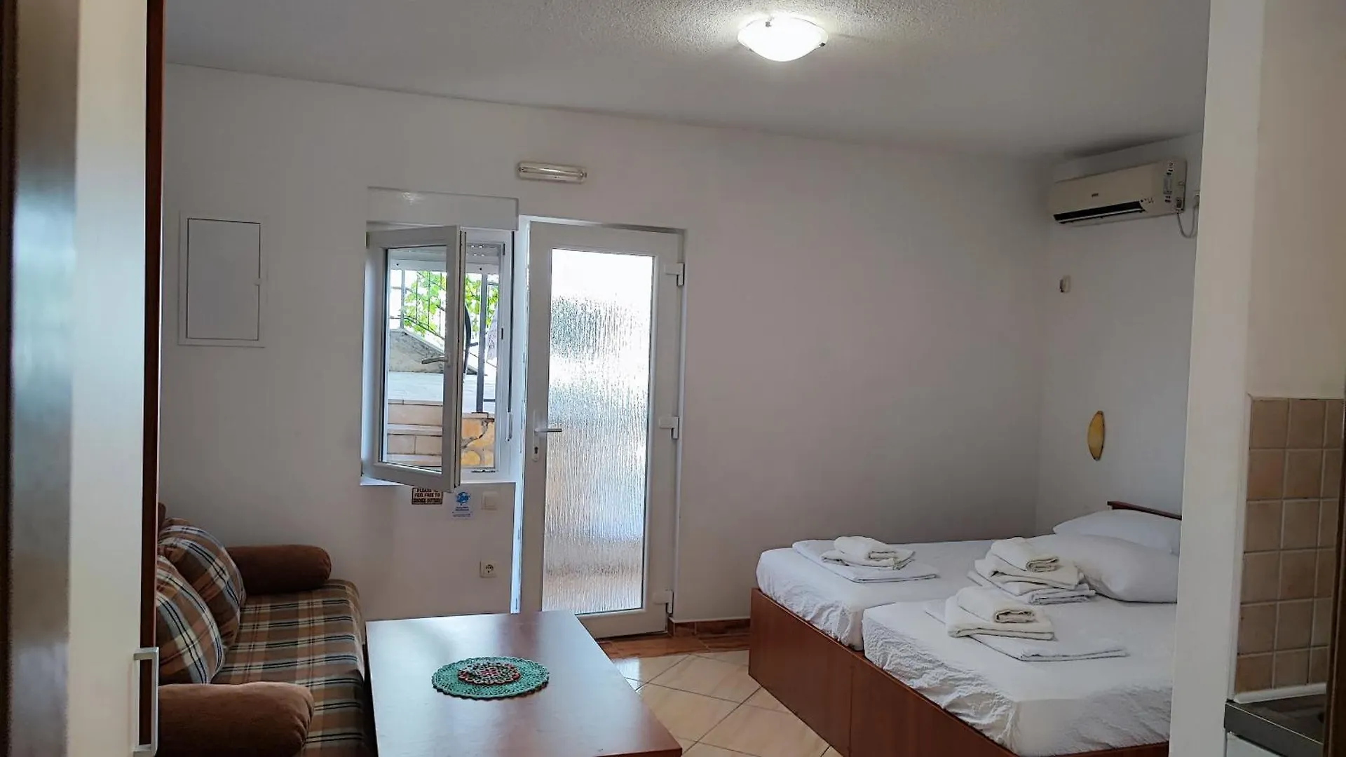 Villa Penava, Private Beach, Pool And 7Min To Trogir