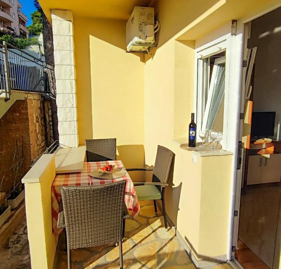 Apartment Villa Penava, Private Beach, Pool And 7Min To Trogir